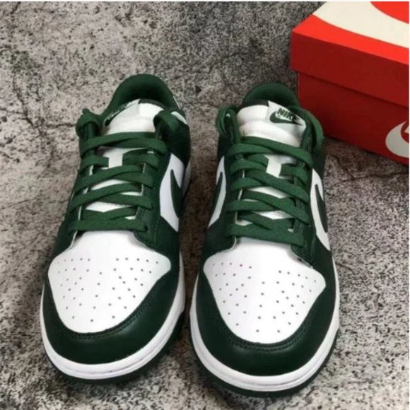 Nike Dunk Low Sneakers - Picture 2 of 7